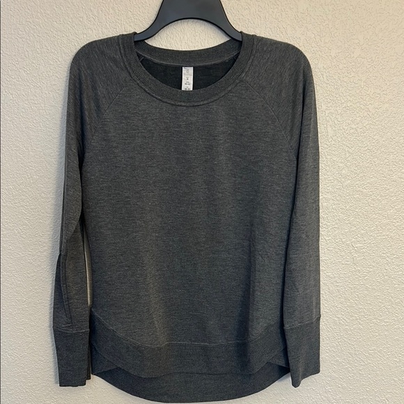Women's Gray Long Sleeve Top - Picture 1 of 6